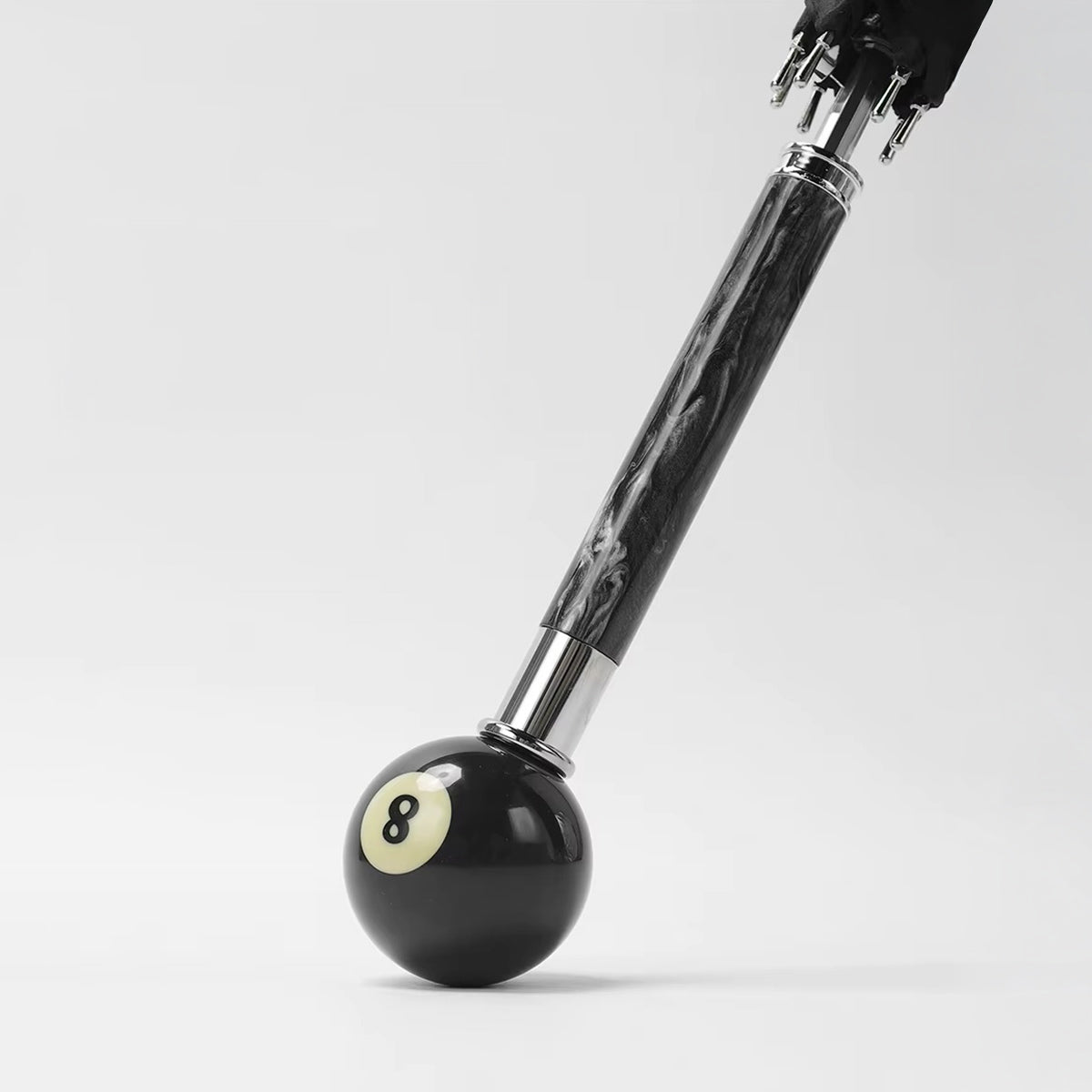 Sorélane Huit - Parapluie noir à pommeau boule numéro 8