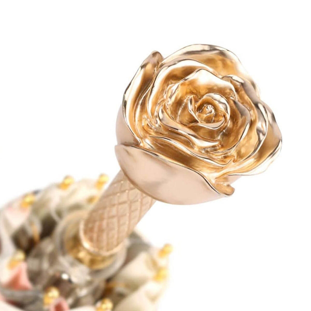 Sorélane Rosée : poignée en forme de rose dorée.