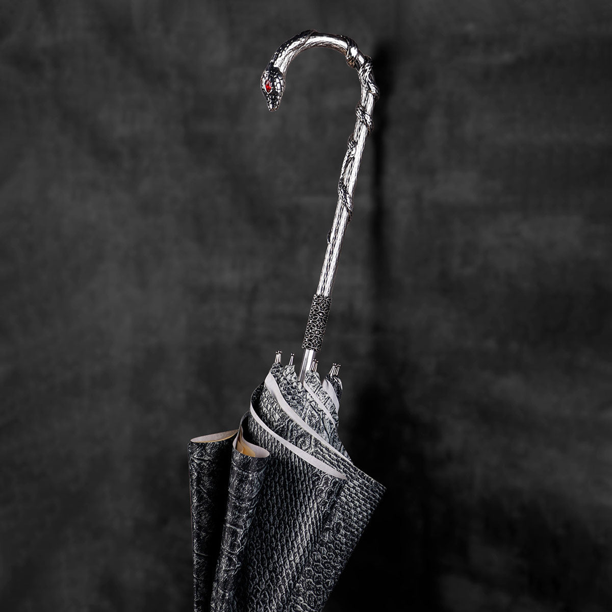 Sorélane Serpentin - Parapluie à poignée serpent et motif d'écailles