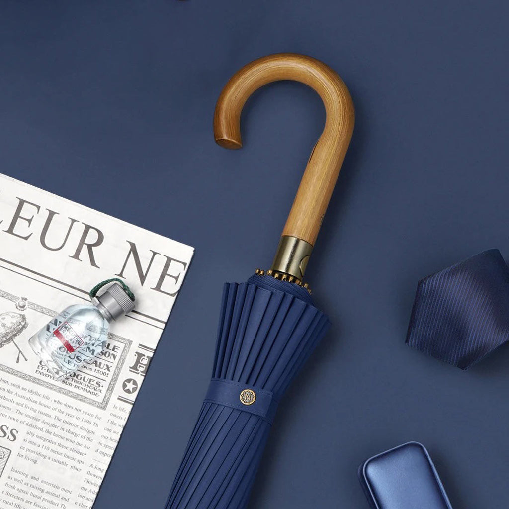 Sorélane Cadence : version Bleu marine du parapluie.